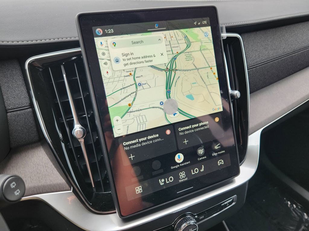 New 2026 Volvo XC90 Plug-In Hybrid T8 Ultra Crystal White Pearl in