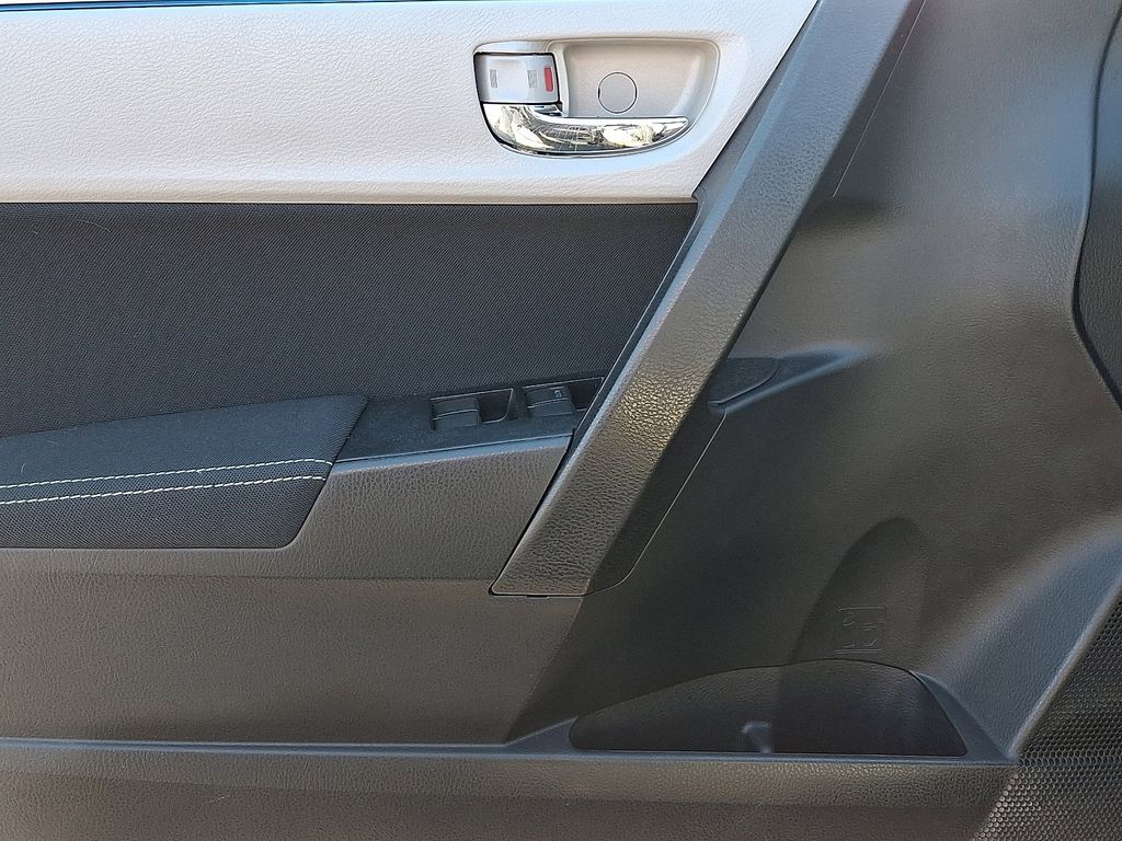 Thumbnail: 2016 Toyota Corolla - 12