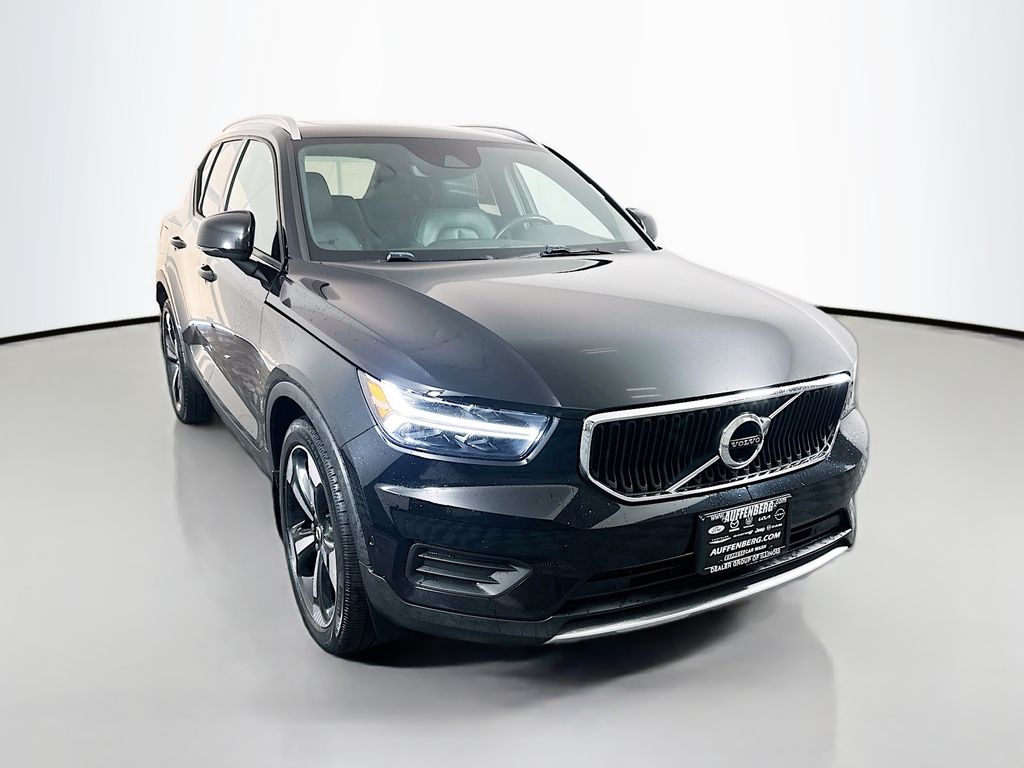 2019 Volvo XC40 T5 Momentum AWD