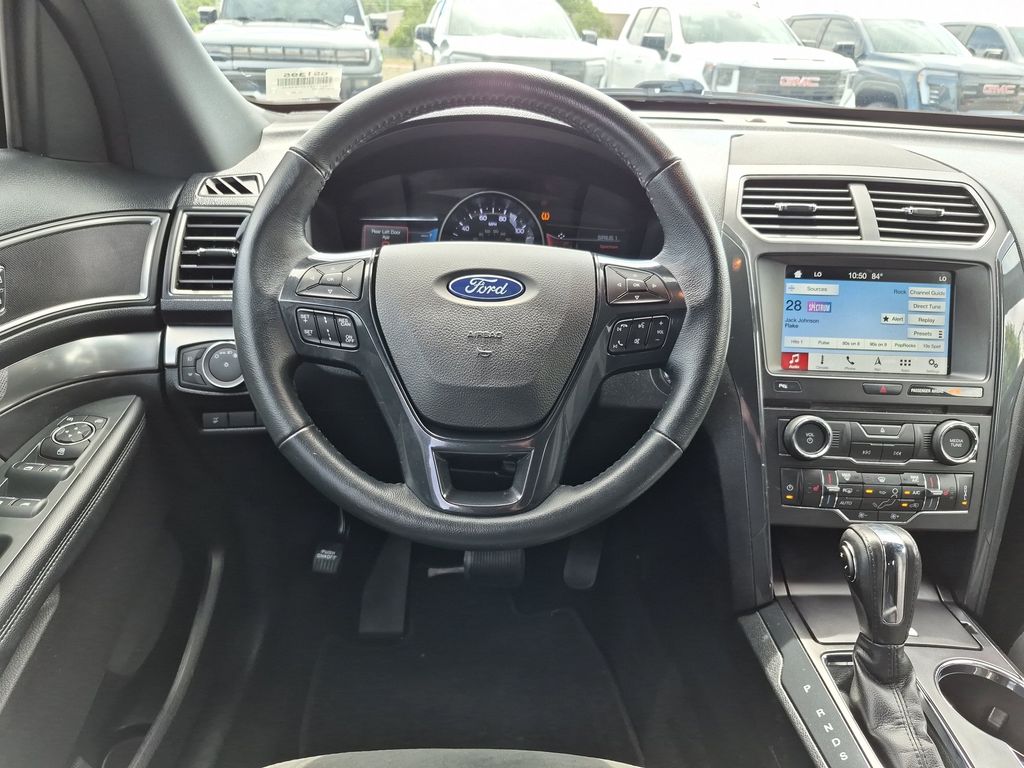 Used Car 2018 Ford Explorer  Xlt For Sale Under $15,000 In Austin, Texas