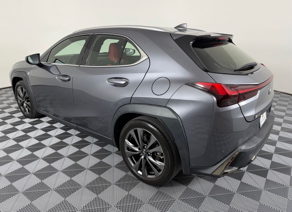 Thumbnail: 2021 Lexus UX - 3