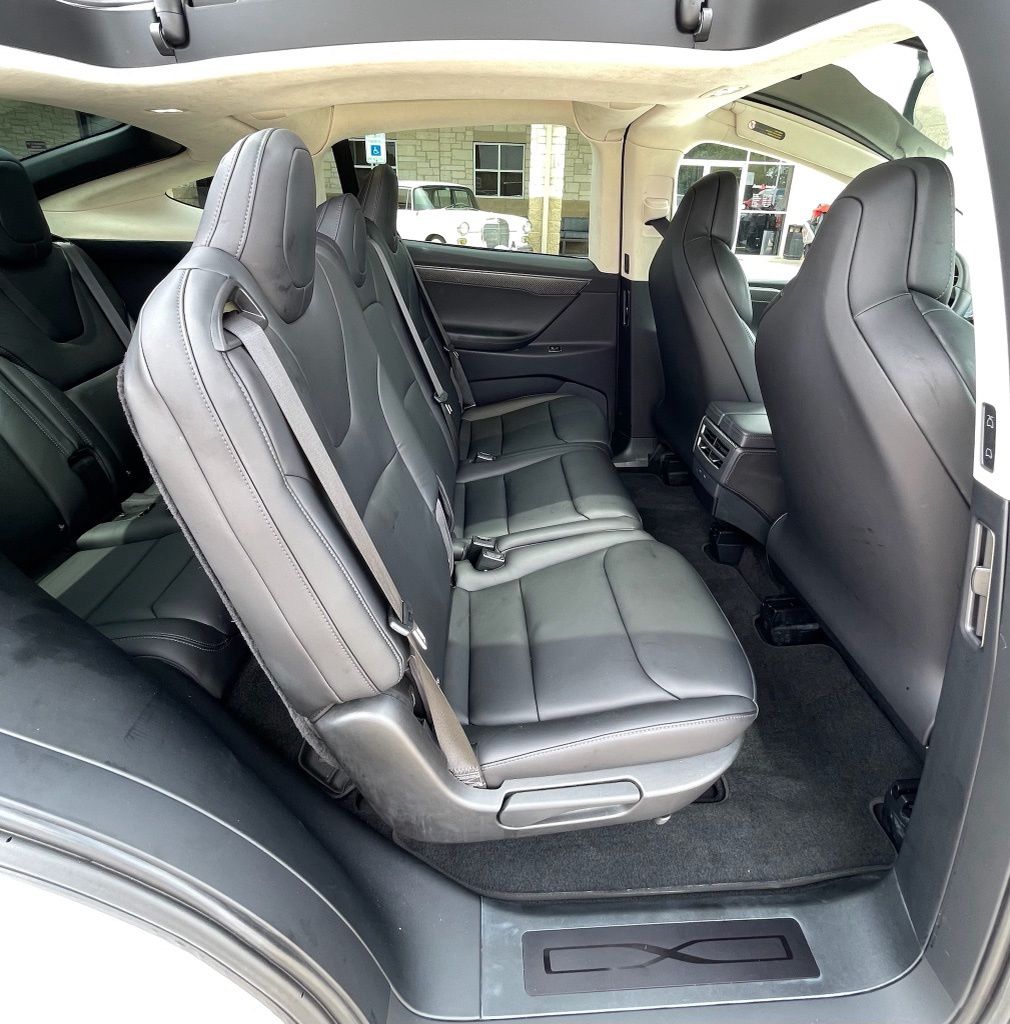 2018 Tesla Model X 75D Silver at Autostrade