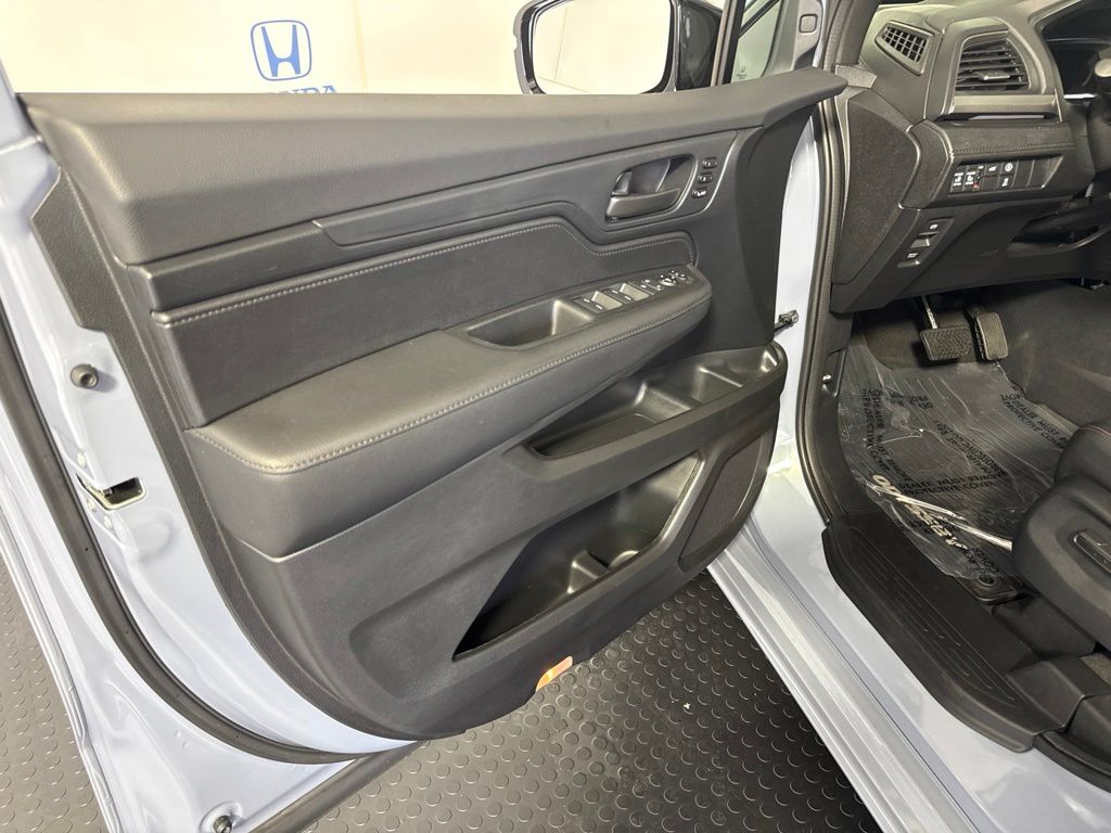 Thumbnail: 2024 Honda Odyssey - 14