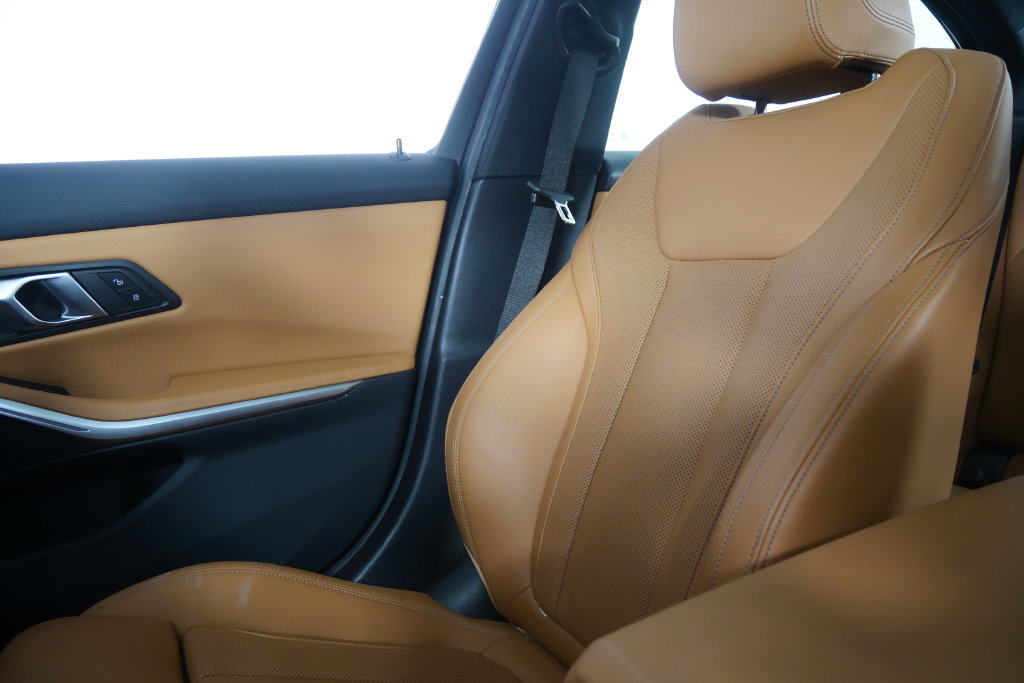 Thumbnail: 2025 BMW 3 Series - 26