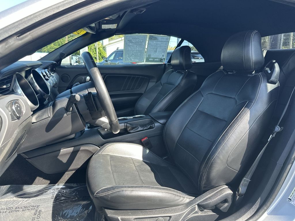 2019 Ford Mustang EcoBoost Premium - 10