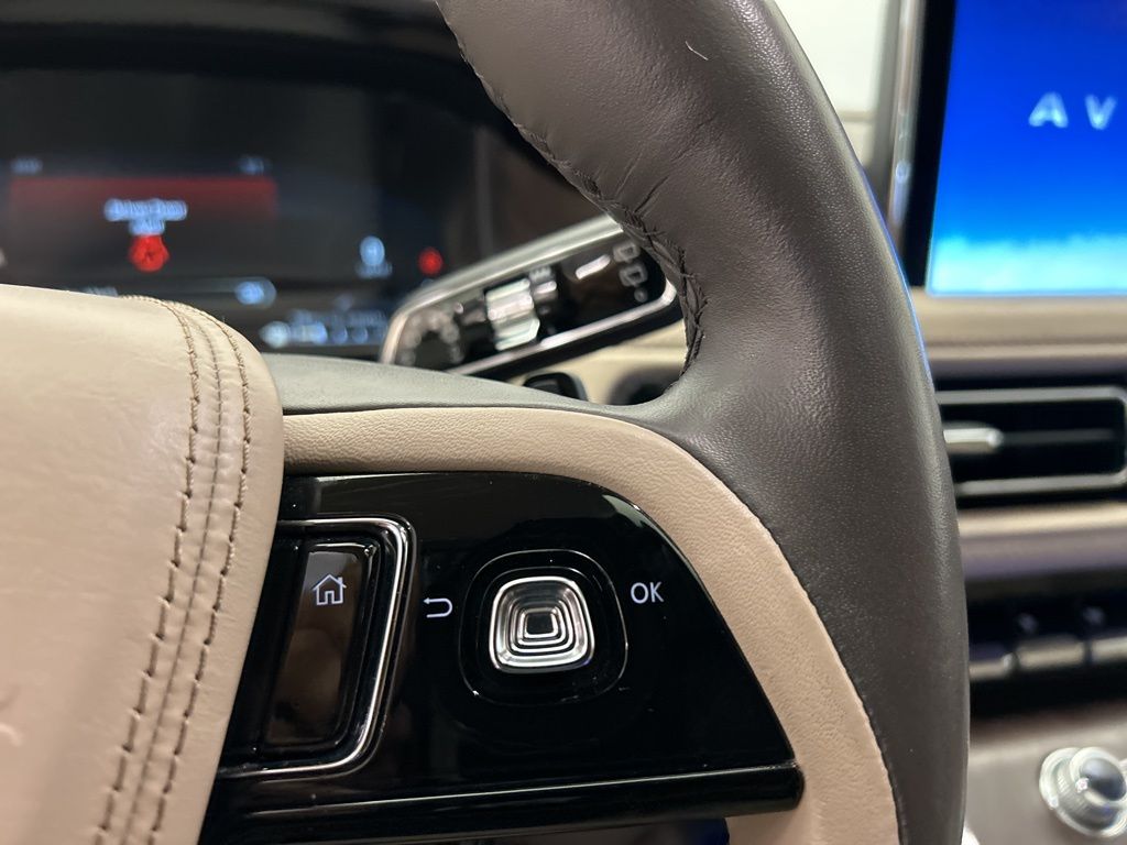 Thumbnail: 2022 Lincoln Aviator - 15