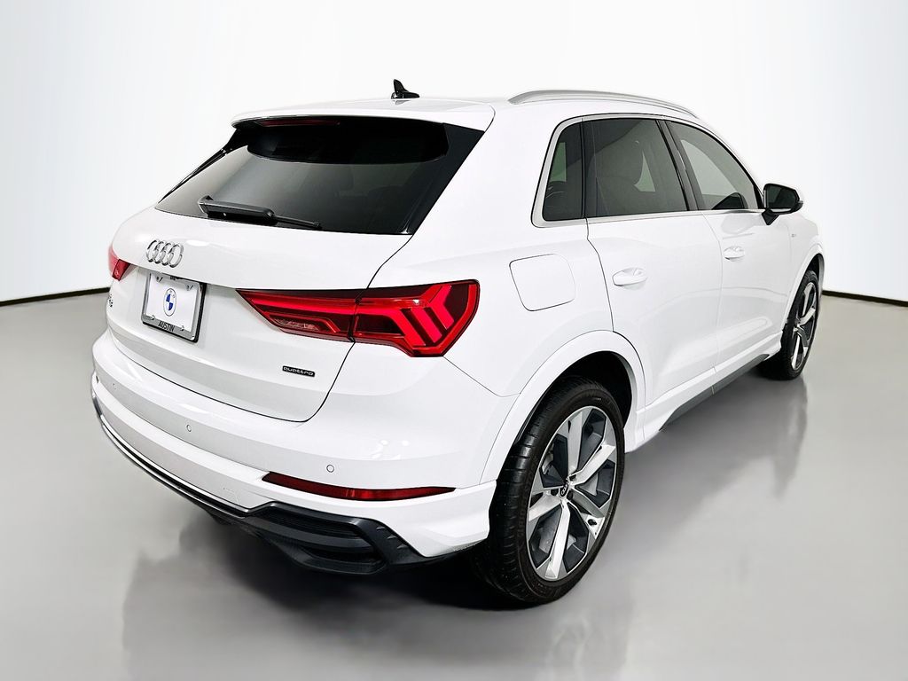 Thumbnail: 2021 Audi Q3 - 5