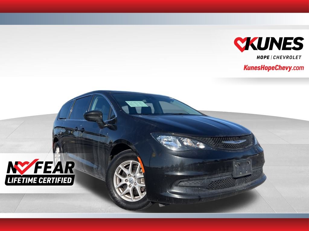 2023 Chrysler Voyager LX FWD