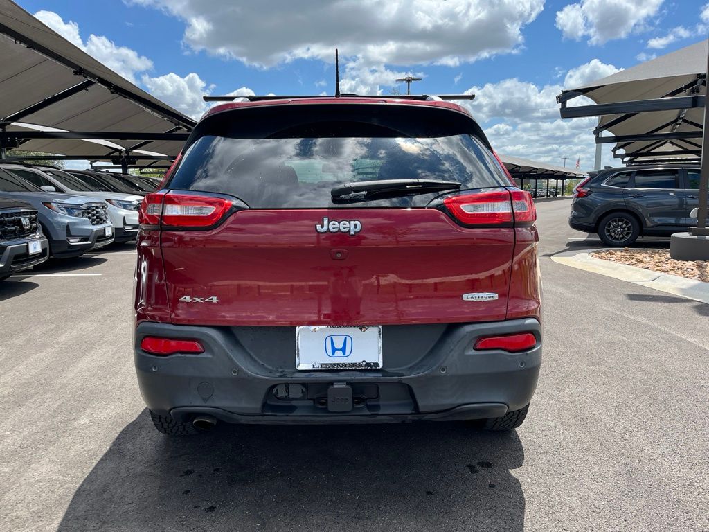 Thumbnail: 2017 Jeep Cherokee - 5