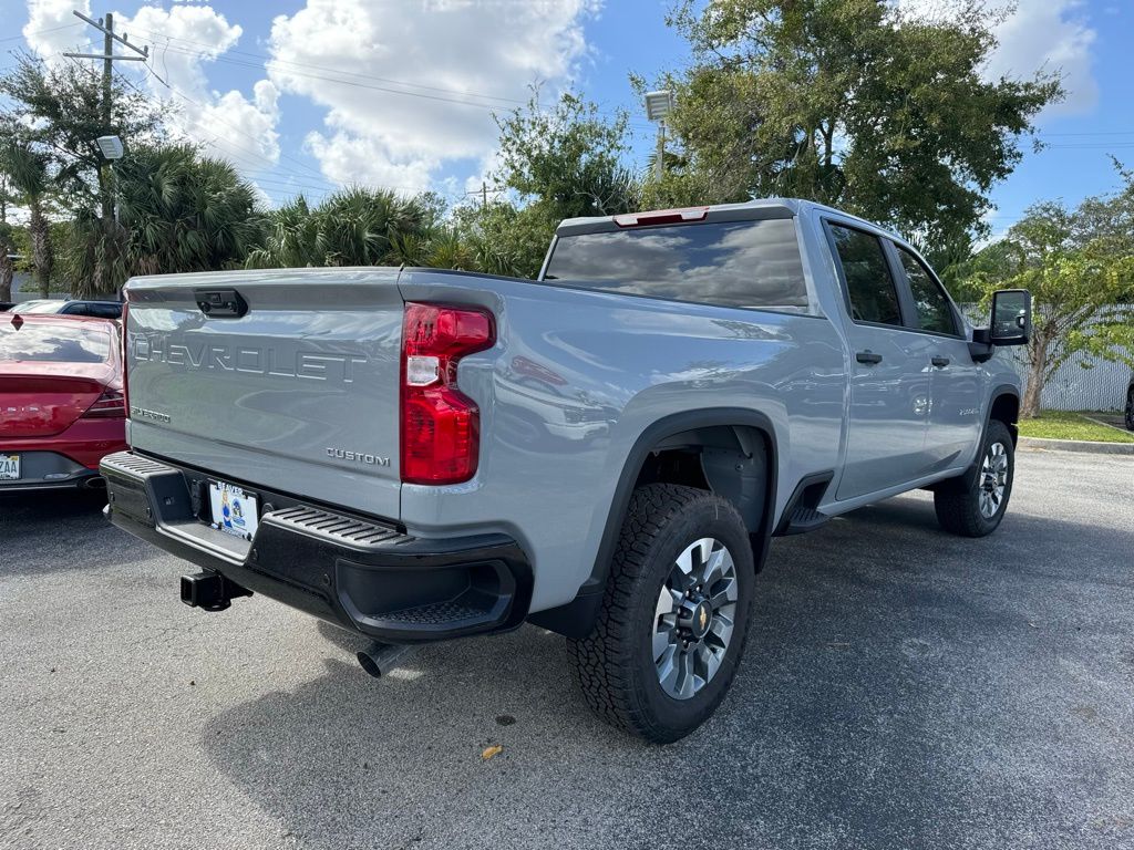 2025 Chevrolet Silverado 2500HD Custom 8