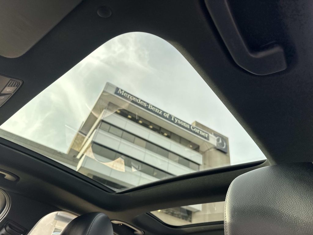 Thumbnail: 2019 Mercedes-Benz C-Class - 32