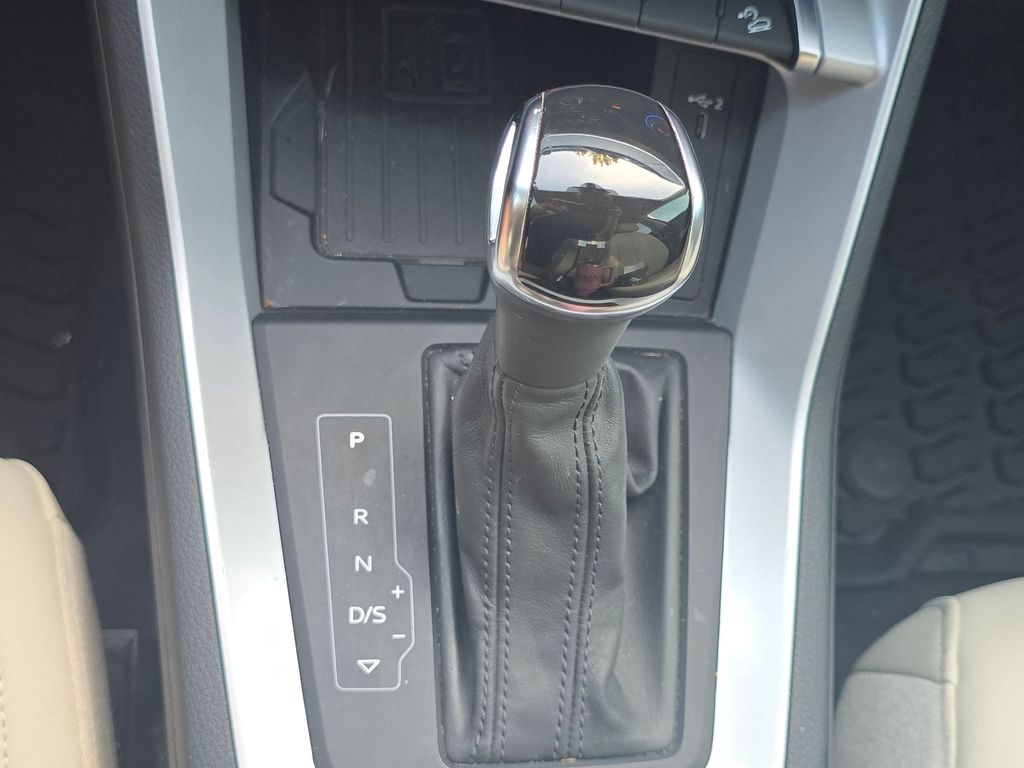 AudiQ334