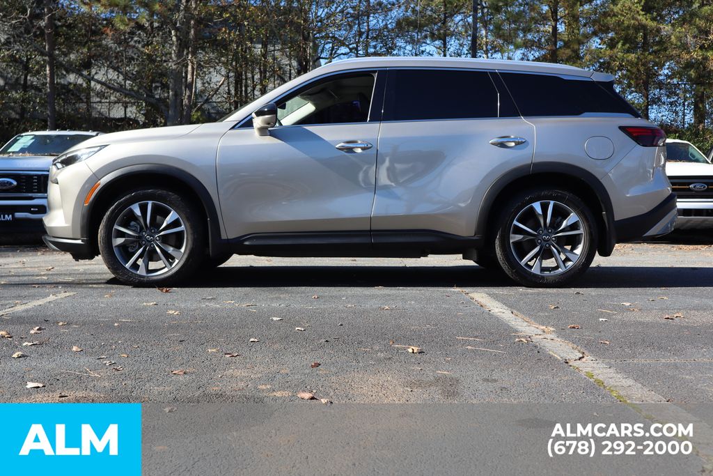 Used 2022 Silver INFINITI LUXE image 9