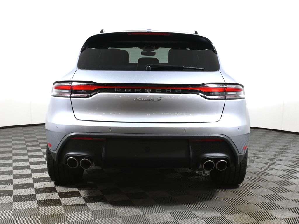 Thumbnail: 2026 Porsche Macan - 10