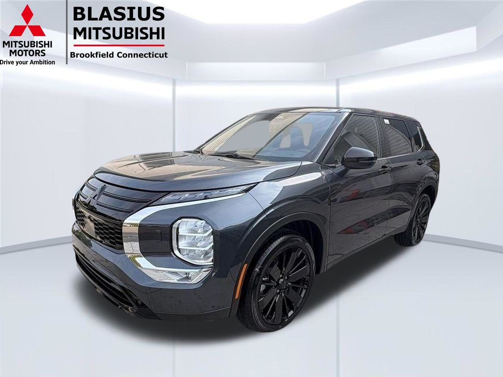 Graphite Gray 2026 Mitsubishi Outlander SUV / Crossover Front-Wheel Drive Continuously Variable Transmission