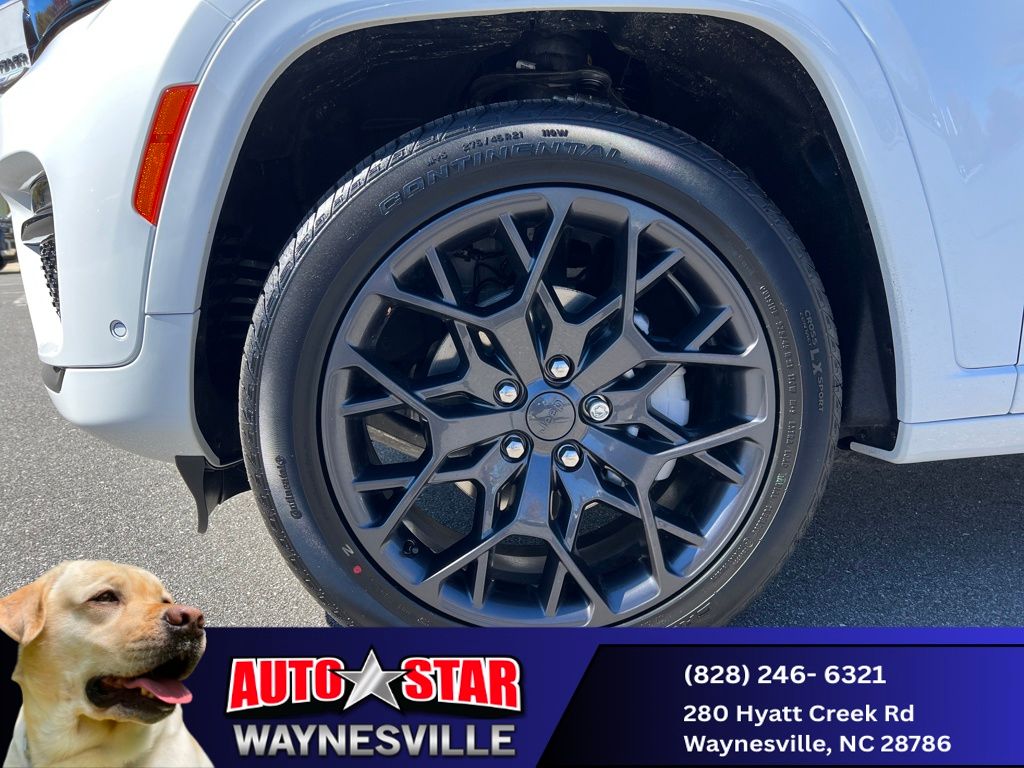 new 2025 Jeep Grand Cherokee car, priced at $57,990