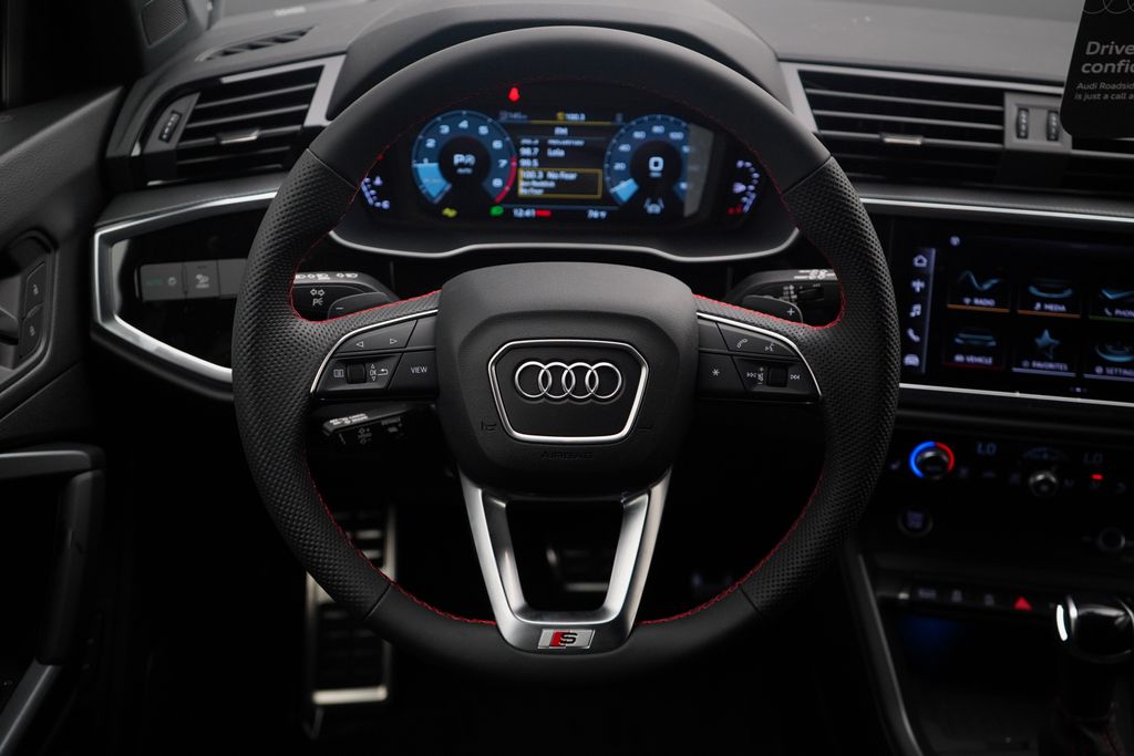 Thumbnail: 2025 Audi Q3 - 9