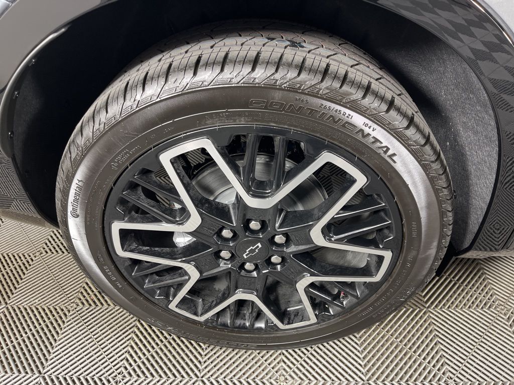 Thumbnail: 2025 Chevrolet Blazer - 17