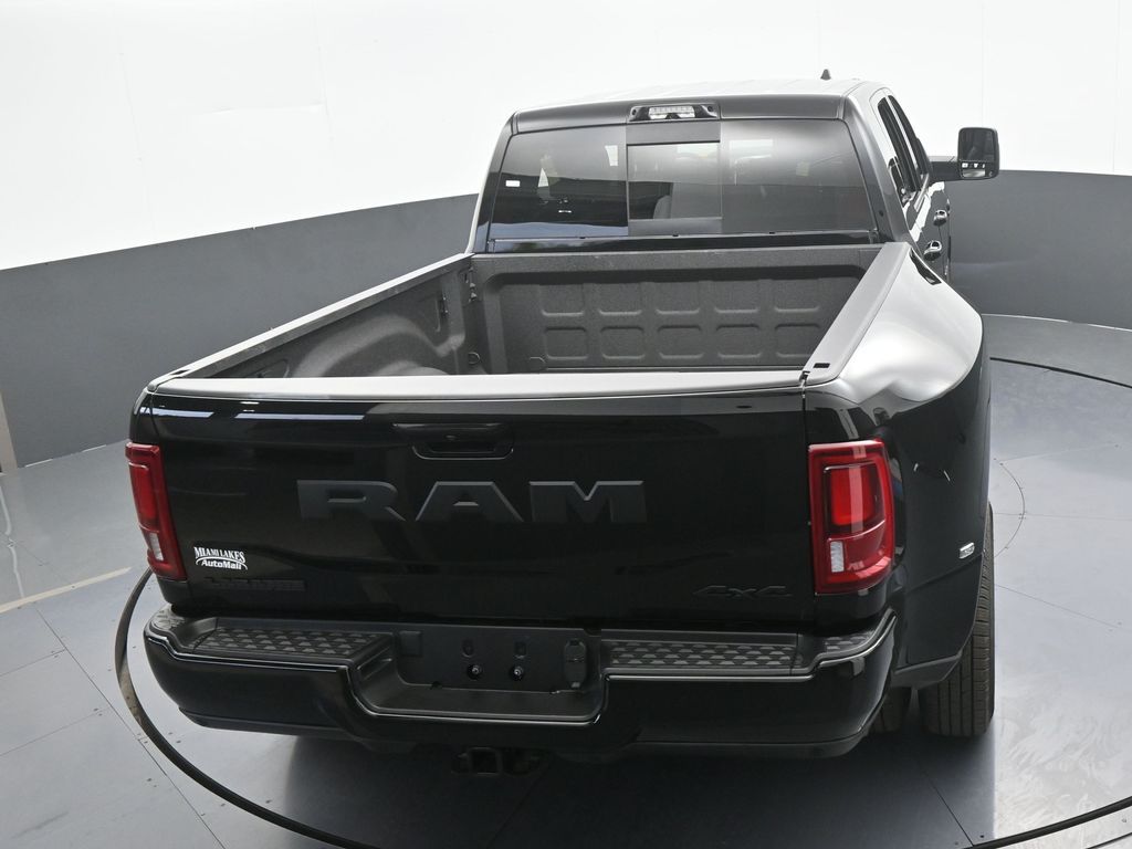 New 2026 Diamond Black Crystal Pearlcoat Ram Laramie image 50