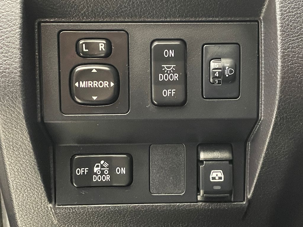 Thumbnail: 2014 Toyota Tundra - 24