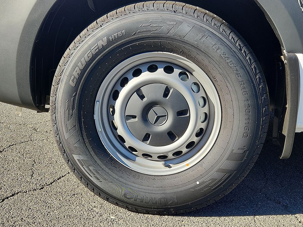 Thumbnail: 2025 Mercedes-Benz Sprinter - 5