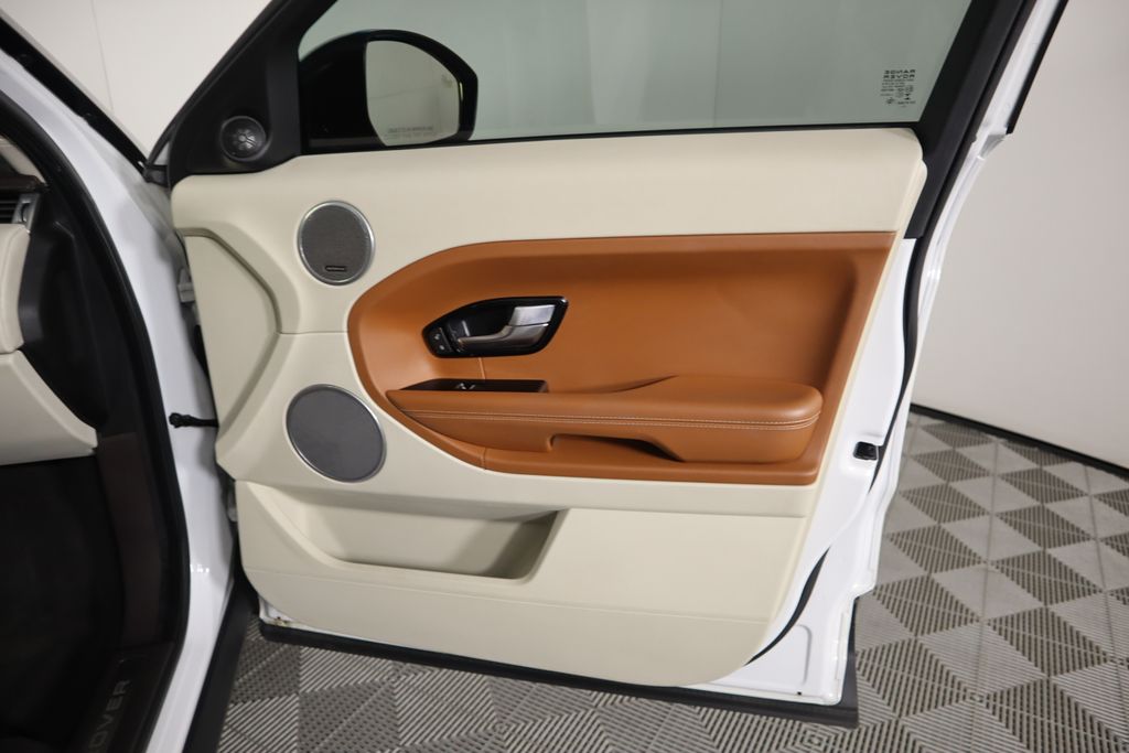 2014 Land Rover Range Rover Evoque Prestige 26