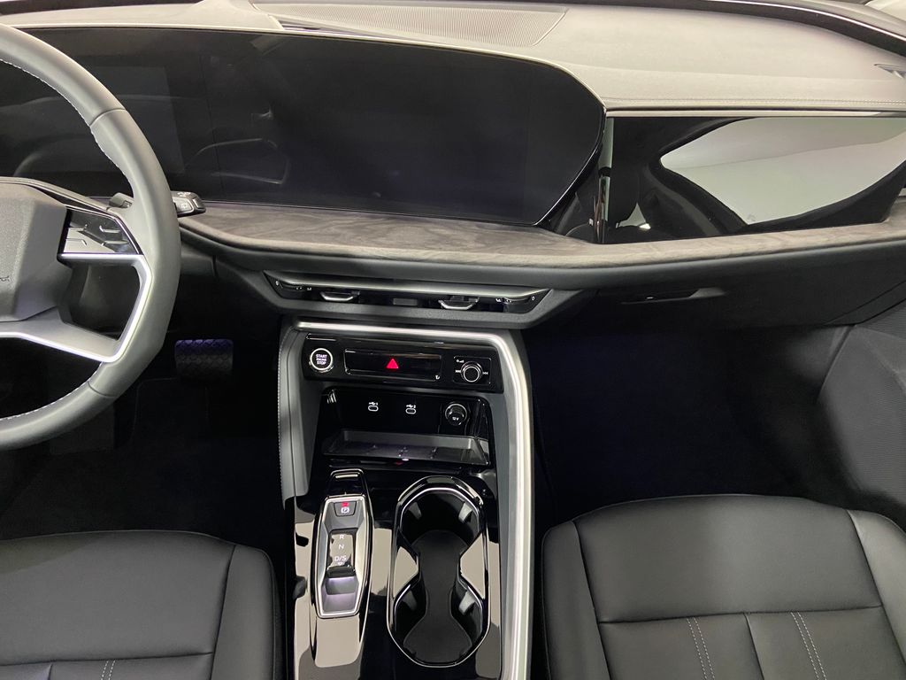 Thumbnail: 2025 Audi Q5 - 15