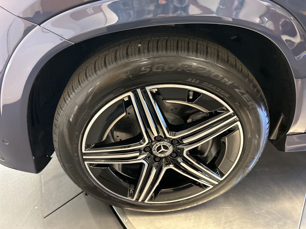 Thumbnail: 2026 Mercedes-Benz GLE - 10