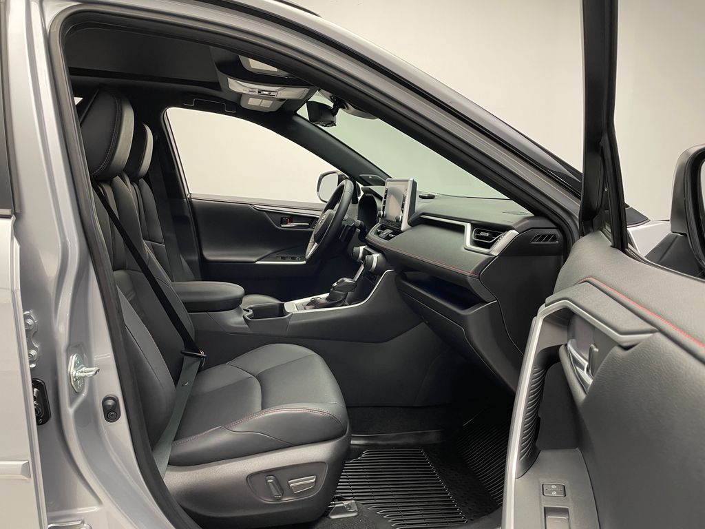 2022 Toyota RAV4 Prime XSE 17