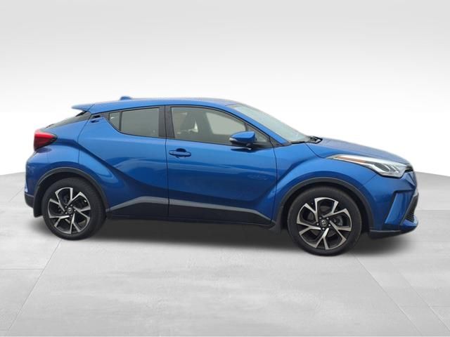 2020 Toyota C-HR XLE 8