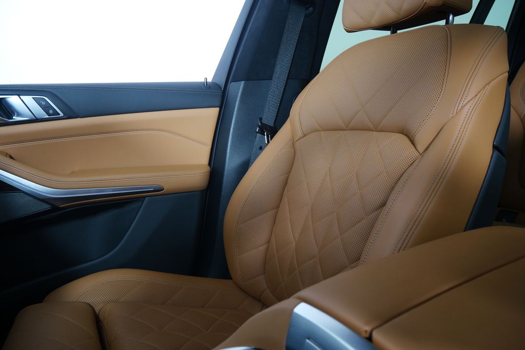 Thumbnail: 2023 BMW X7 - 30
