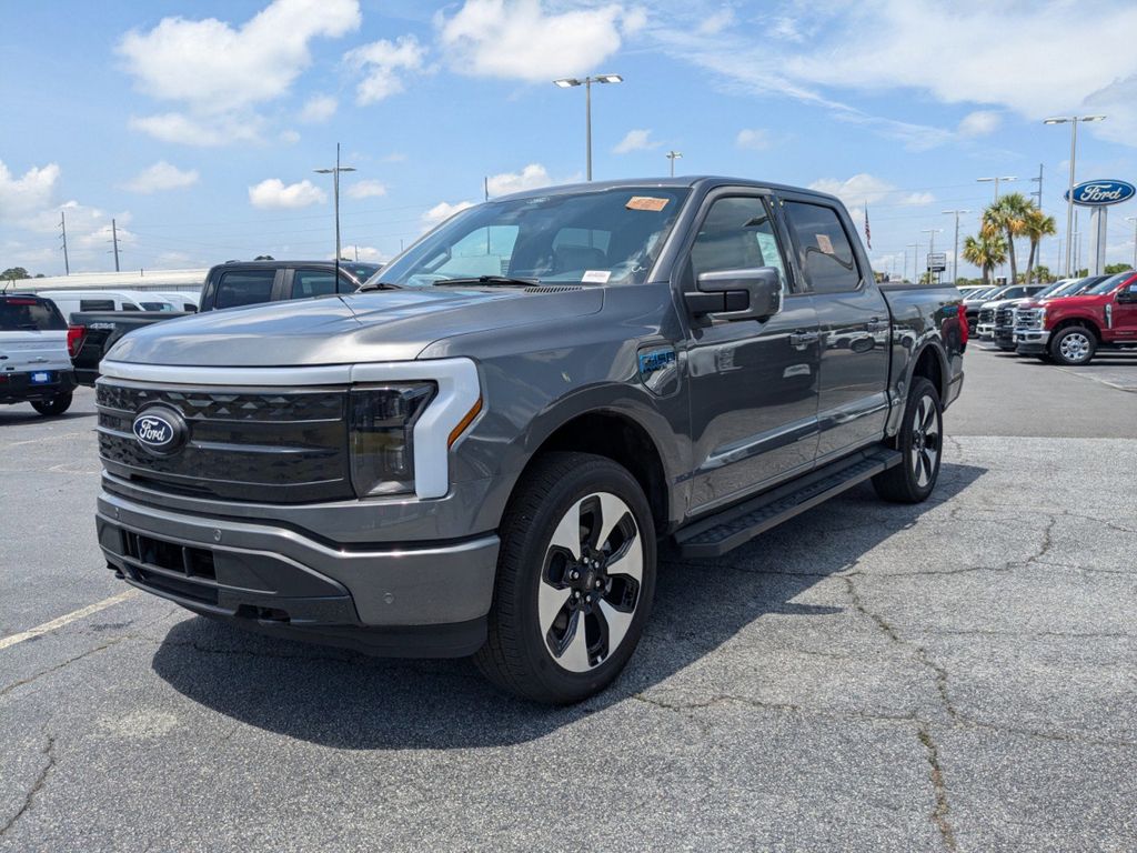 2025 Ford F-150 Lightning Platinum