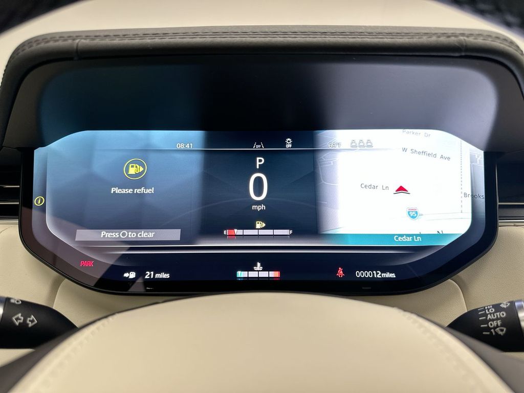 Thumbnail: 2025 Land Rover Range Rover - 15