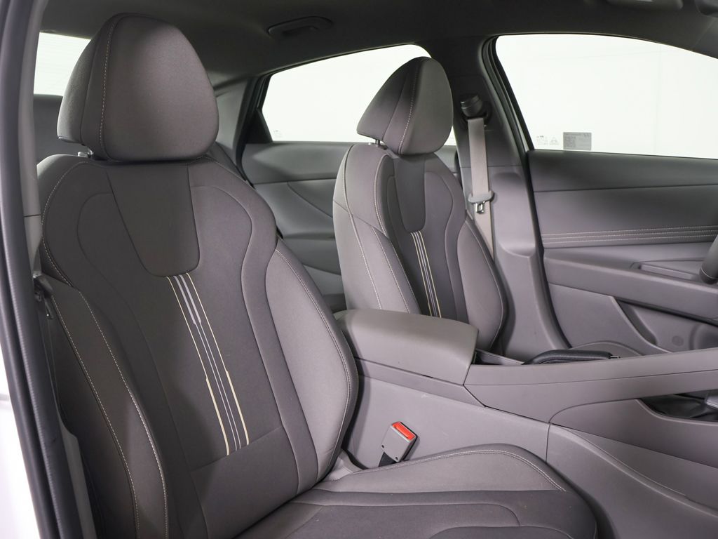 Certified Used 2025 White Hyundai SEL Sport image 24