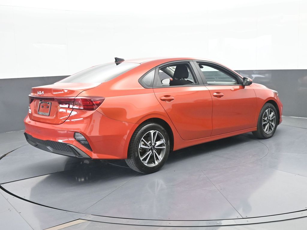 Used 2023 Fire Orange Kia LXS image 6