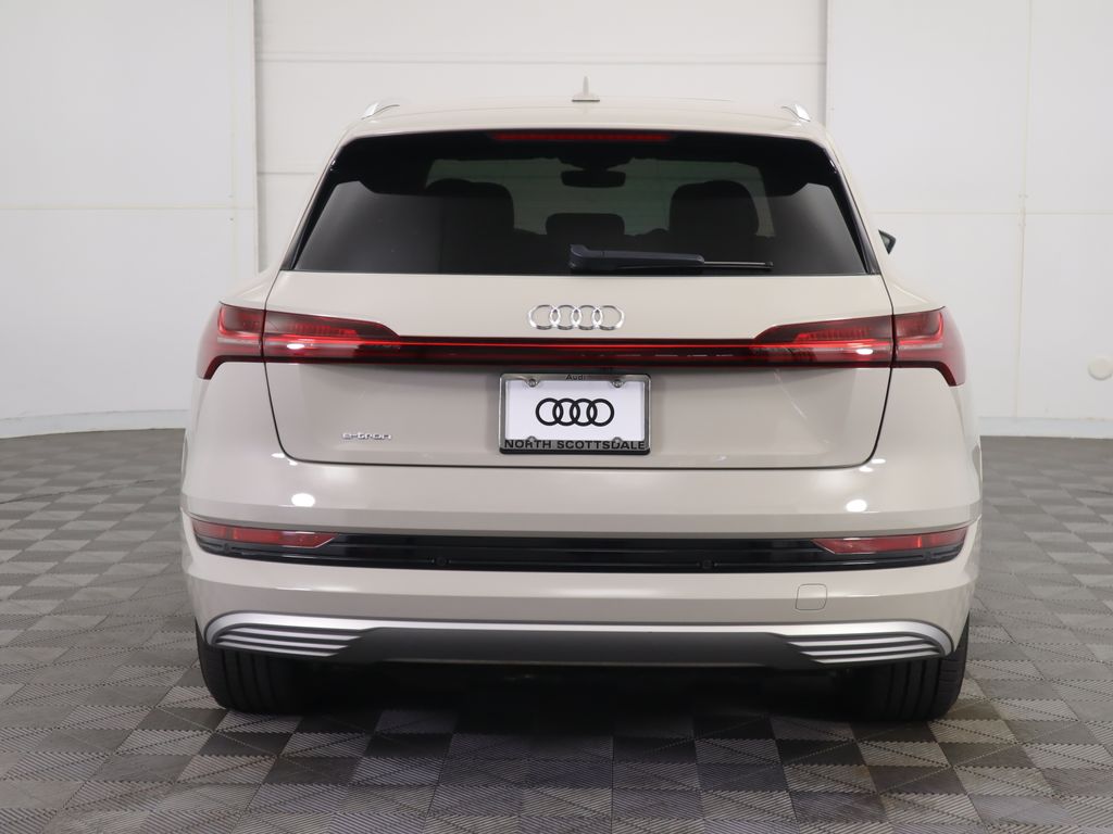 Thumbnail: 2019 Audi e-tron - 6