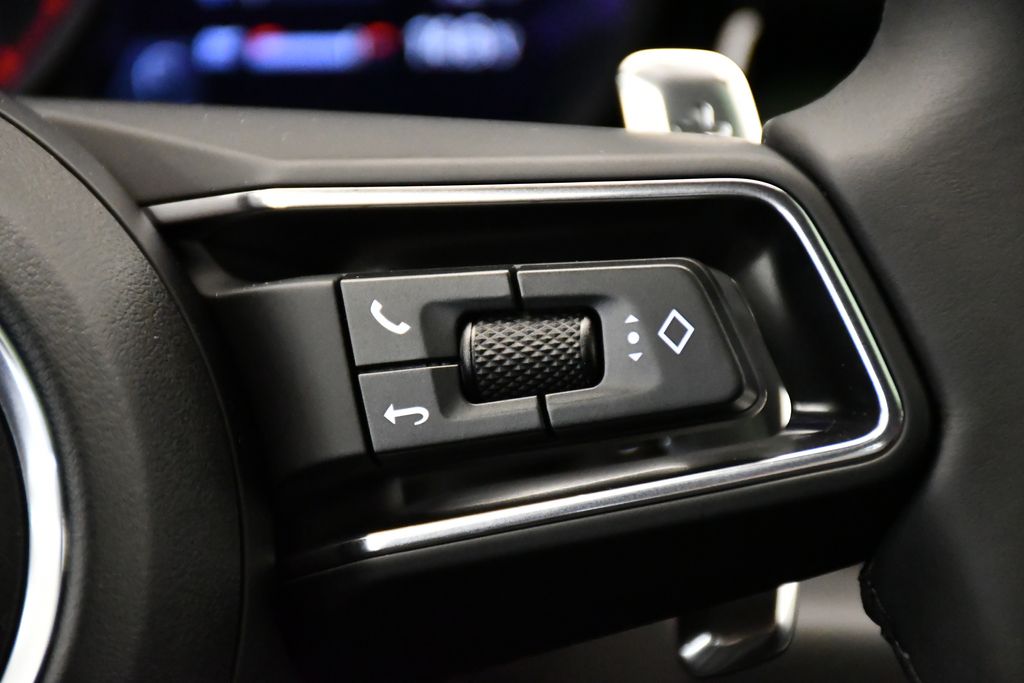 Thumbnail: 2026 Porsche Macan - 28