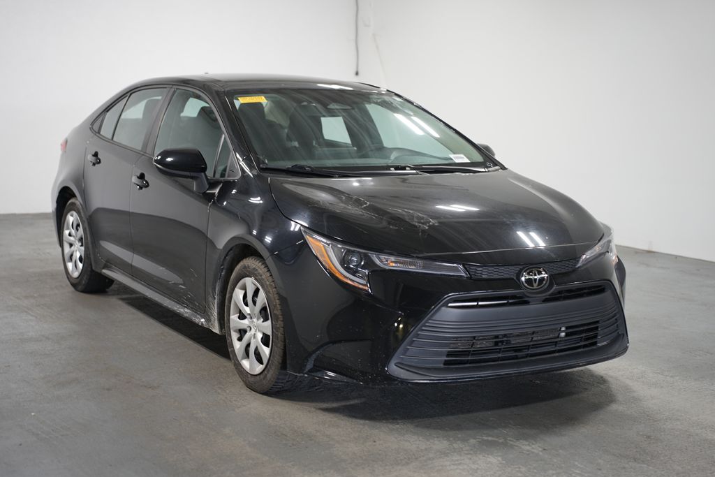 Thumbnail: 2023 Toyota Corolla - 3