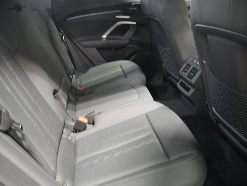 Thumbnail: 2026 Audi Q5 - 31