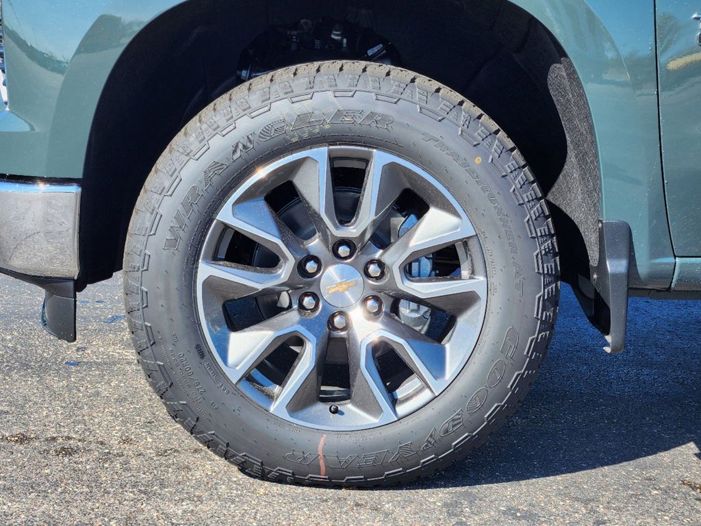 2025 Chevrolet Silverado 1500 LT 7