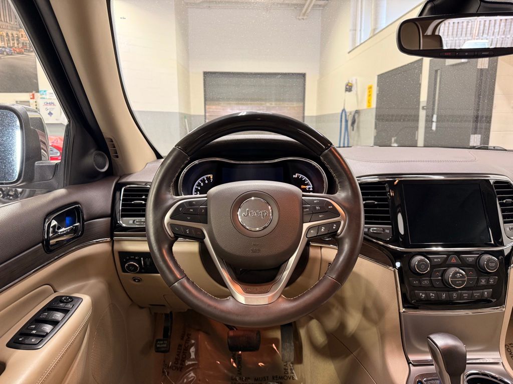 Thumbnail: 2021 Jeep Grand Cherokee - 23