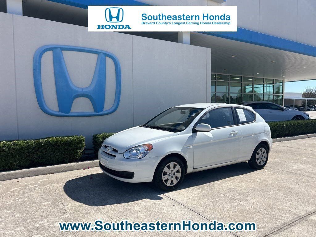 Nordic White 2010 Hyundai Accent GS 2-Door Hatchback FWD Hatchback Front-Wheel Drive 4-Speed Automatic Overdrive