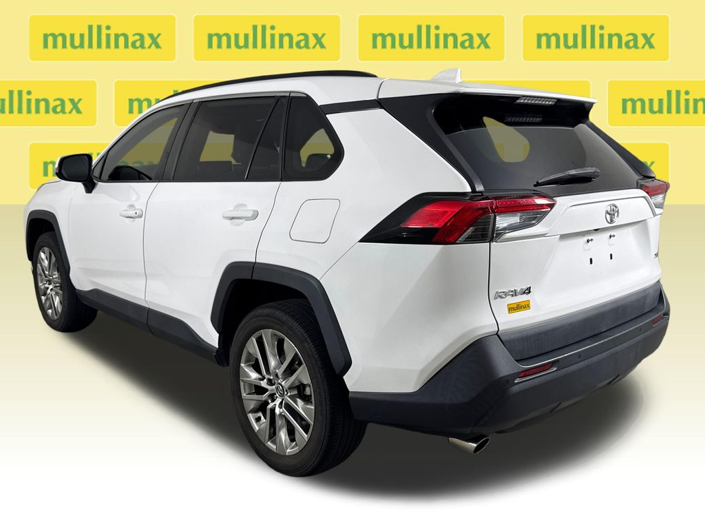 Certified Used 2020 White Toyota XLE Premium image 12