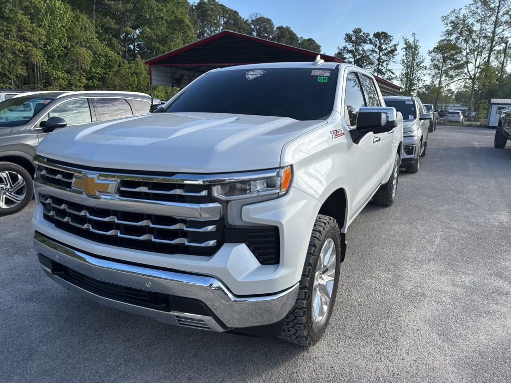 White (Iridescent Pearl Tricoat) 2023 Chevrolet Silverado 1500 LTZ Crew Cab 4WD Pickup Truck Four-Wheel Drive Automatic