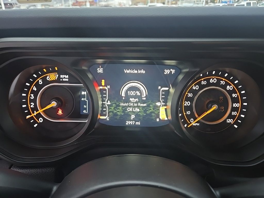 New 2025 White Jeep Sahara image 18