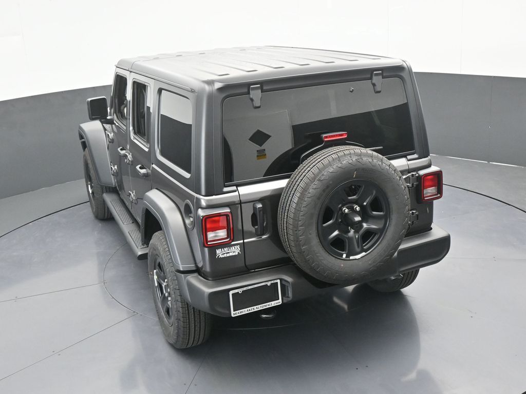 New 2026 Granite Crystal Metallic Clearcoat Jeep Sport image 40