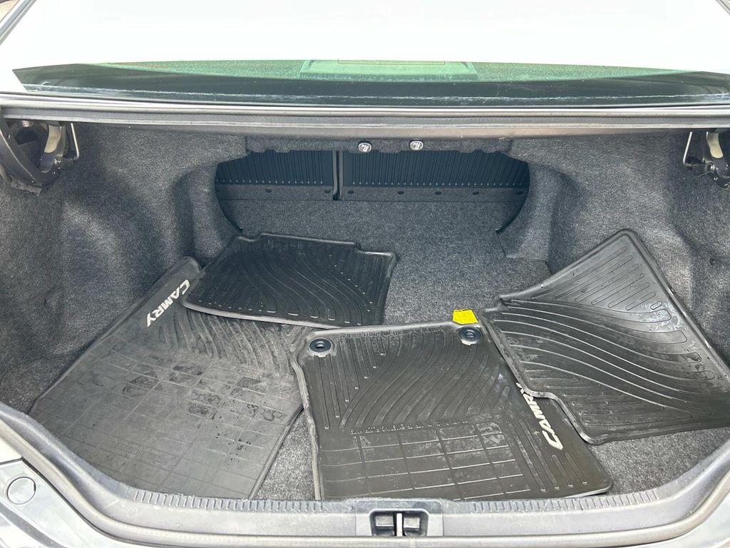 Thumbnail: 2012 Toyota Camry - 19