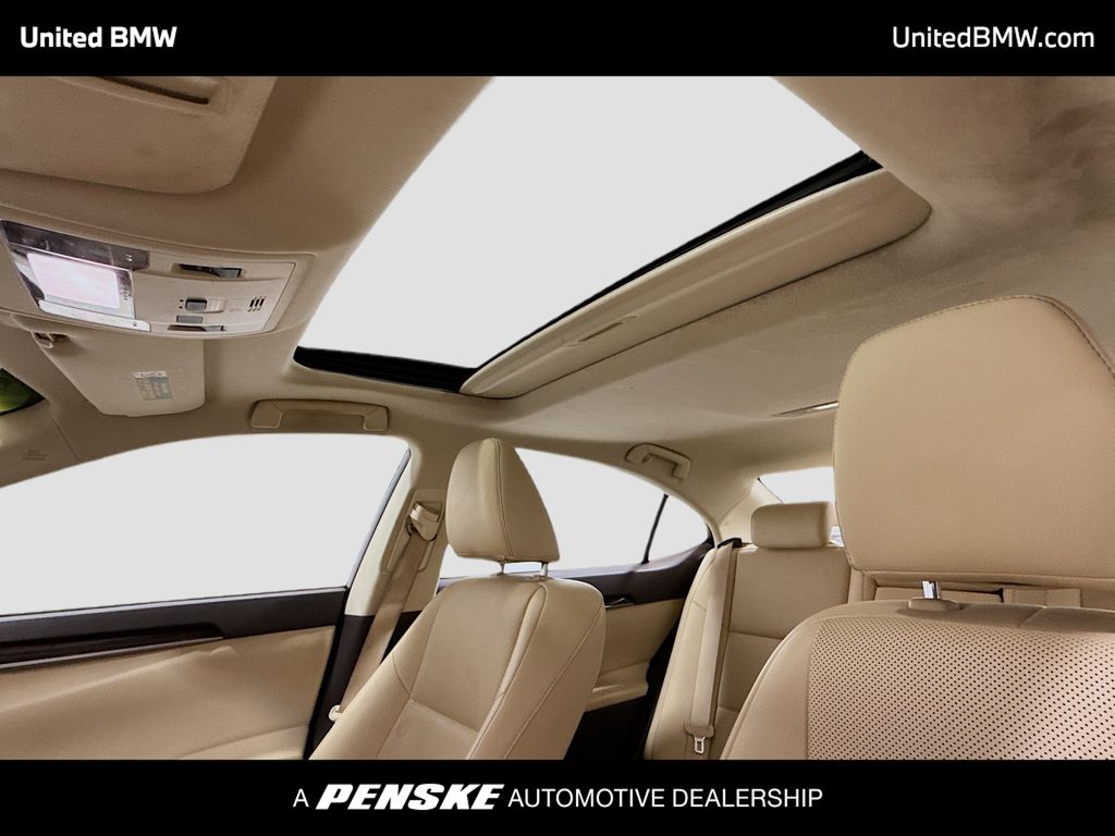 Thumbnail: 2016 Lexus ES - 12