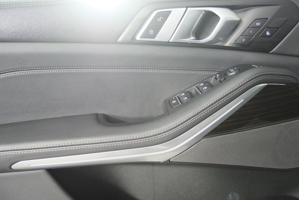 Thumbnail: 2026 BMW X5 - 9