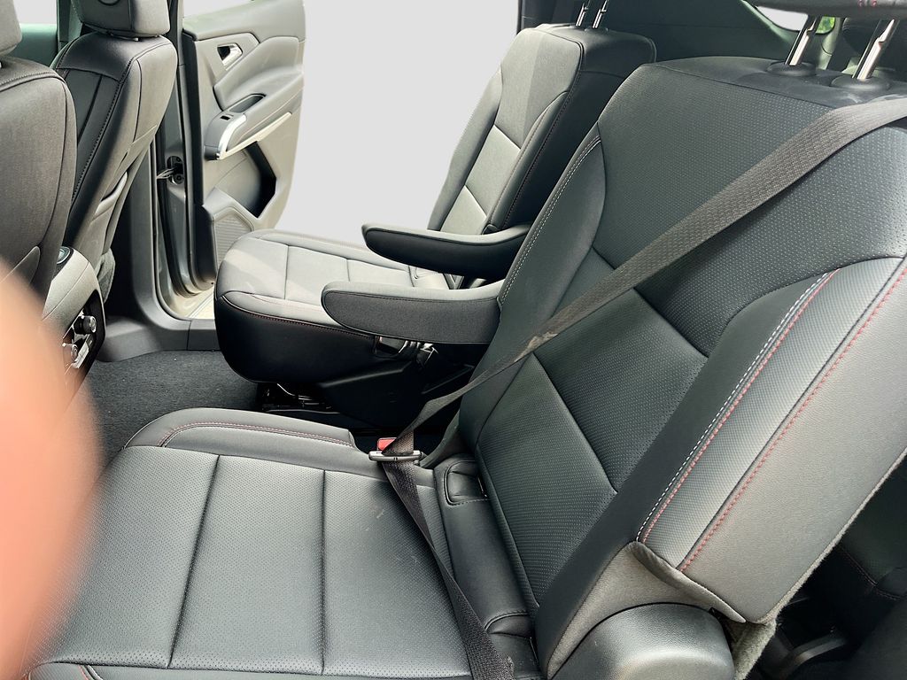 Used 2025 Gray Chevrolet Z71 image 25